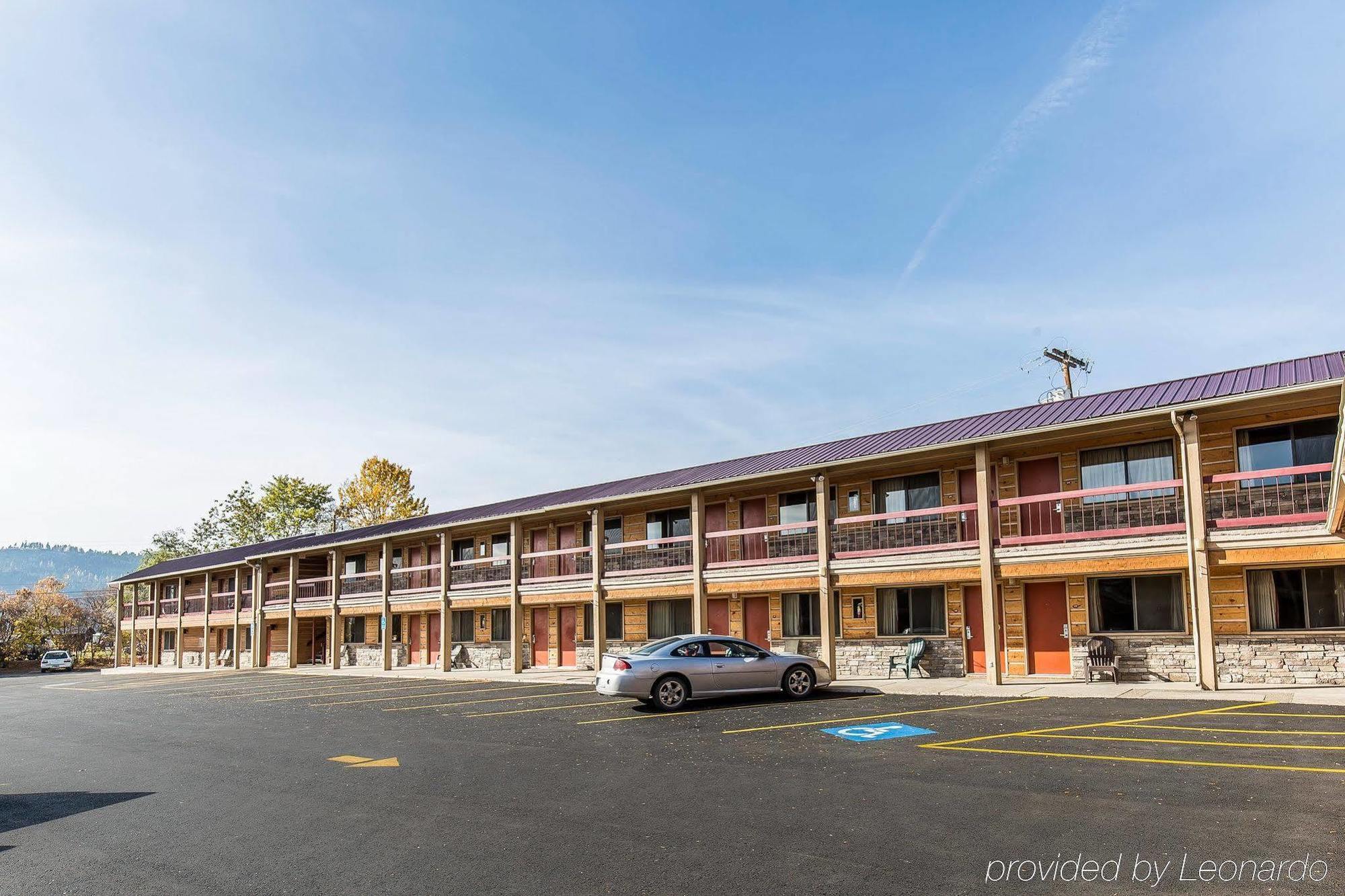 Econo Lodge Inn & Suites Kalispell - Glacier National Park Gateway Экстерьер фото