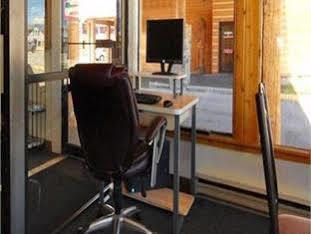 Econo Lodge Inn & Suites Kalispell - Glacier National Park Gateway Экстерьер фото